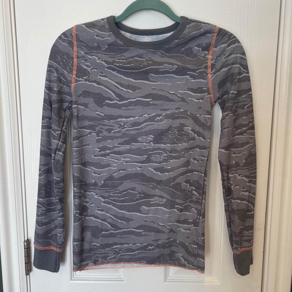 Boys camo thermal NWOT